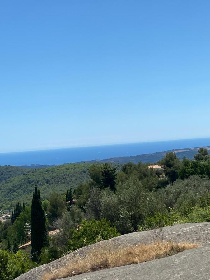 Au Coeur Du Village *